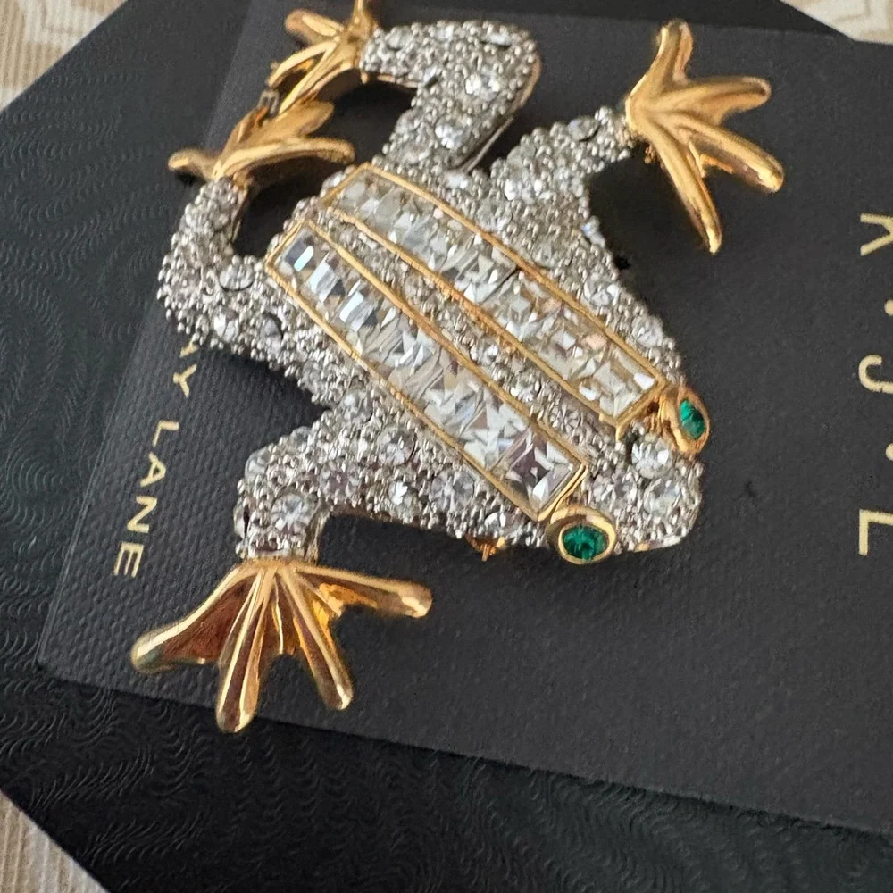 Kenneth Jay Lane frog brooch rhinestone gold tone new KJL - Picture 14 of 16